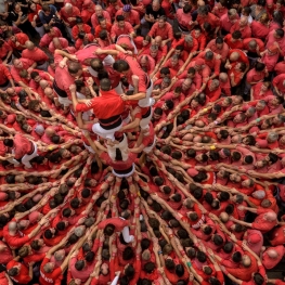 Viu l'emoció dels castells i les colles castelleres a Catalunya&#8230;