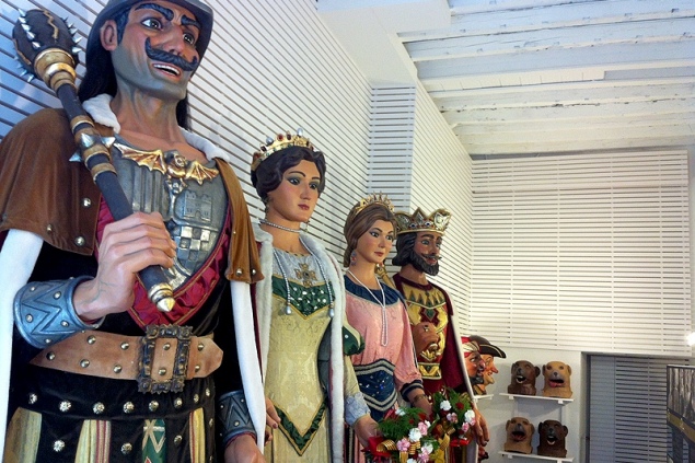 Visite aux géants de Solsona (Solsona Quarto Gegants Gegants)