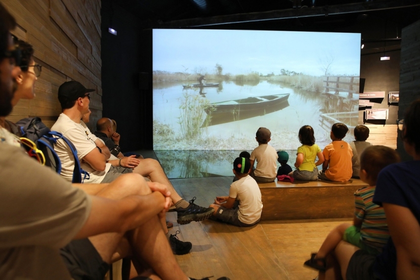 The visit of the little ones: Discover the essence of the Delta as a family (Audiovisual A MonNatura Delta)