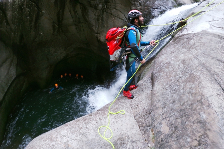 Ravin des Gorgues del Núria avec Pyrénées Extrêmes! (Gopr0480)