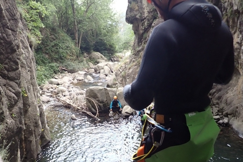 Ravin des Gorgues del Núria avec Pyrénées Extrêmes! (05 P8230063)