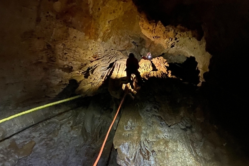 Green Chasm with Pyrenees Extrem! (13 Avenc De La Verdor)