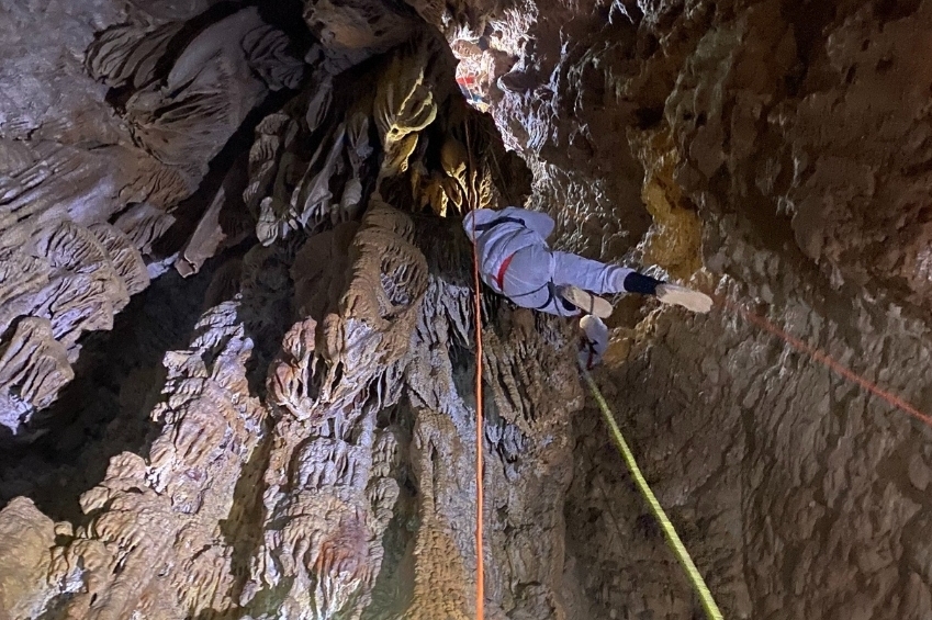 Green Chasm with Pyrenees Extrem! (04 Avenc De La Verdor)