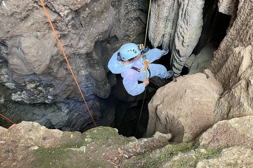 Green Chasm with Pyrenees Extrem! (07 Avenc De La Verdor)