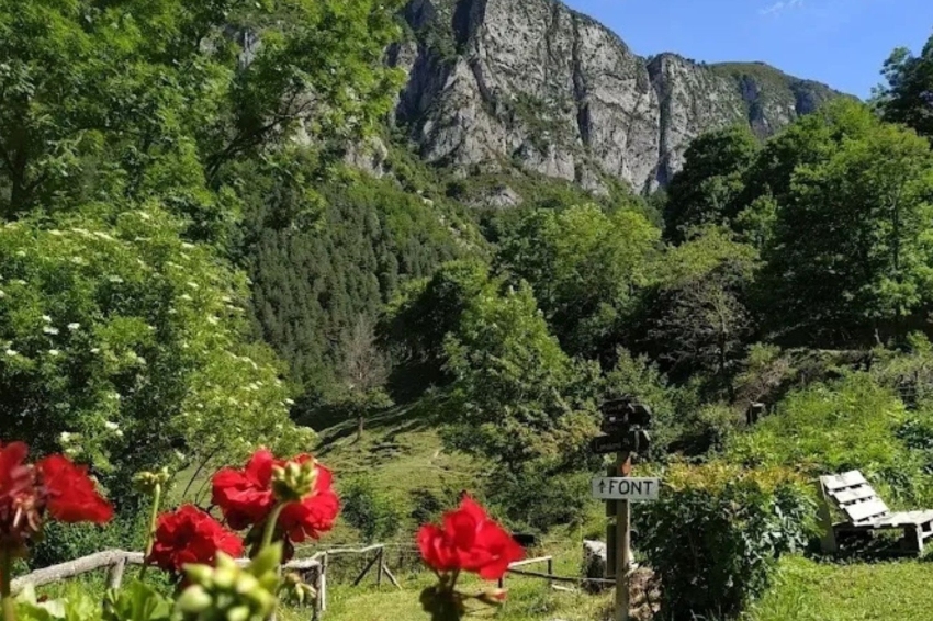 Cavalls de Vent: randonnée guidée de 5 jours en demi-pension (Cavalls 4 Fem)