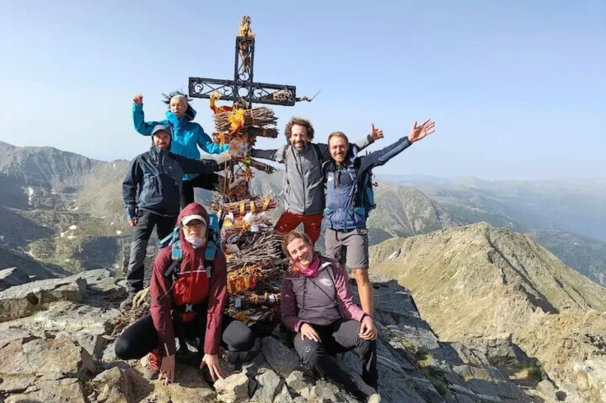 Guided hike in Canigó. Two-day adventure with 8Treks (Canigo Femturisme)