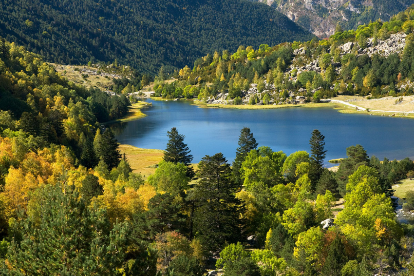 Aigüestortes - Estany Llebreta Excursion with Roger Gras (Rutes Senderisme Ruta Estany Llebreta 01 Roger Gras Guia Aiguestortes Vall De Boi Pirineus)