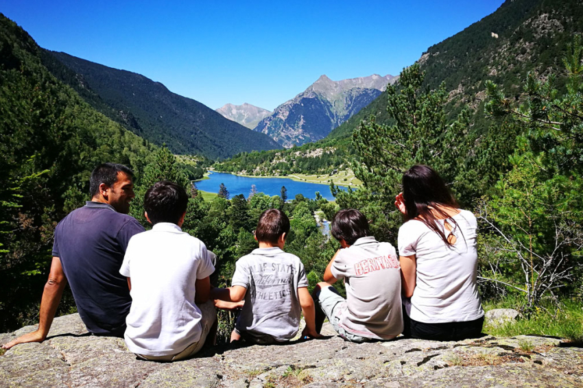 Aigüestortes - Estany Llebreta Excursion with Roger Gras (Rutes Senderisme Ruta Estany Llebreta 05 Roger Gras Guia Aiguestortes Vall De Boi Pirineus)