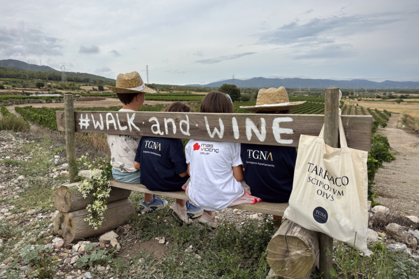 Oenotourisme à Tarragone: Cave Mas Vicenç, TGNA Cervantes 8 Appartements (Celler Mas Vicenc Walk Wine Experiencia Enoturisme Tarragona Apartaments Tgna)