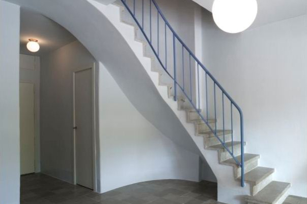 Visita guiada al Piso-Museo de la Casa Bloc, Vivienda 1/11 (Foto Escala_baixa_lourdes Jansana_sense Marc Blanc 19)