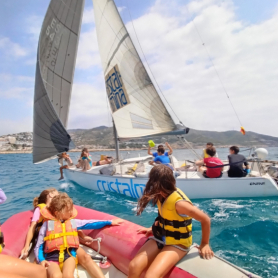 Esplai náutico infantil en el puerto de Sitges l'Aiguadolç