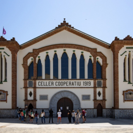Guided visit to the Falset Marçà Modernist Cooperative