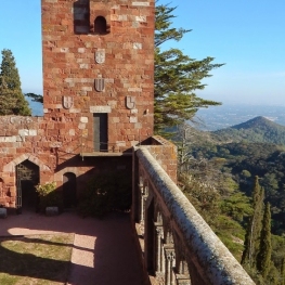 Guided tour of the Castle Monastery of Escornalbou, Tarvitur&#8230;