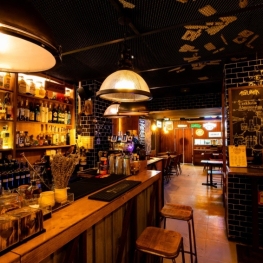Restaurant ALLQuimia - carte et sélection de cocktails à volonté