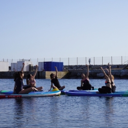 Bachelorette party plan: SUP Yoga with breakfast