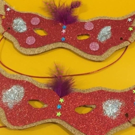 Atelier de masques en liège de Sant Jordi