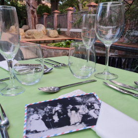Cena en el jardín del museo