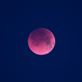 Eclipse total de Luna en el castillo de Lladurs