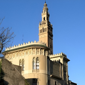 La Giralda de Sevilla y el Patio de los Leones de la Alhambra&#8230;