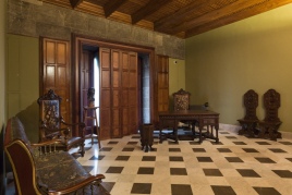 Exposition: Palau Güell, regarde le mobilier