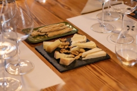 Pairing 5 cheeses with Vins el Cep