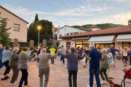 Castañada at Casal Sant Jordi with sardana dance, Aiguafreda