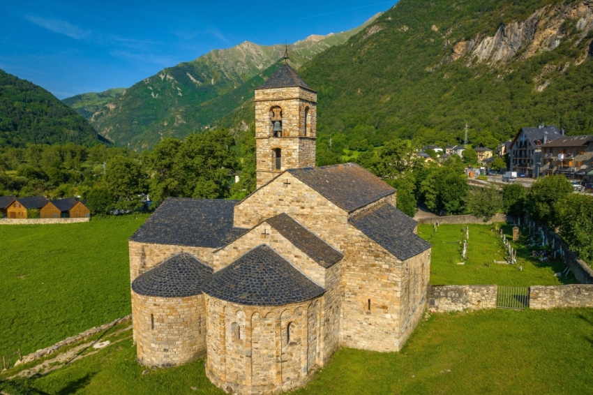 La Vall de Boí (Esglesia Romanica De Sant Felu A Barruera)