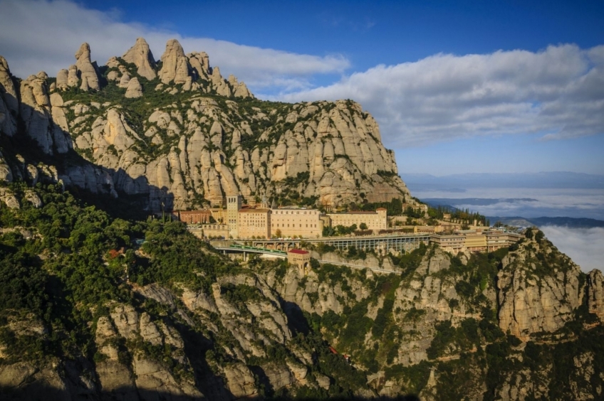 Sant Jeroni desde el Monasterio de Montserrat. Circular por el Camí Vell y vuelta por Sant Joan