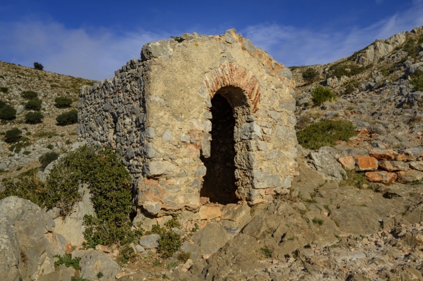 Montgrí Castle from Torroella (circular)