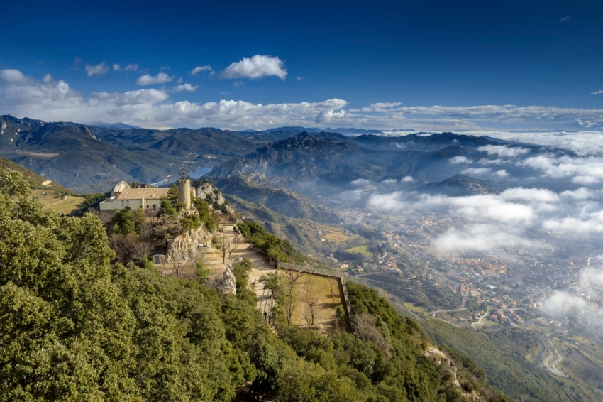 The Llobregat textile colonies by electric car, a world to discover