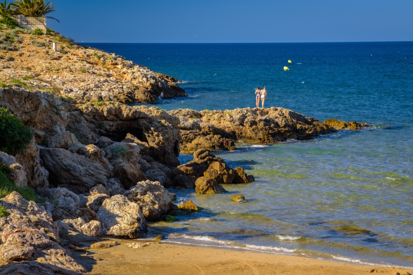 From south to north along the Costa Daurada by electric car