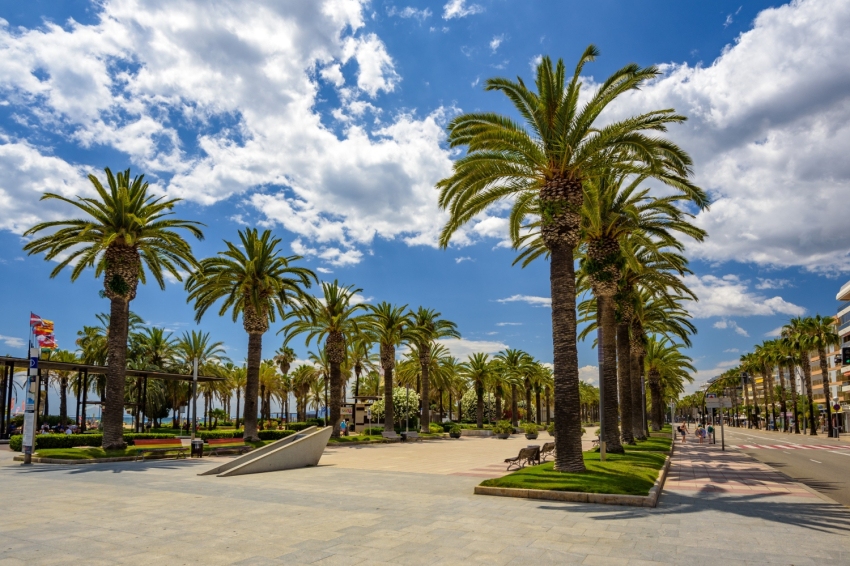 From south to north along the Costa Daurada by electric car