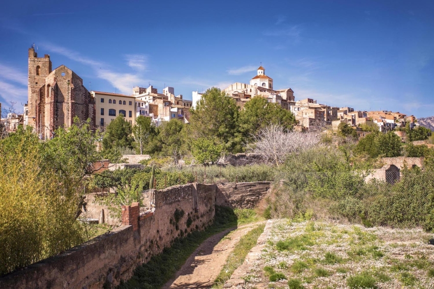 From south to north along the Costa Daurada by electric car