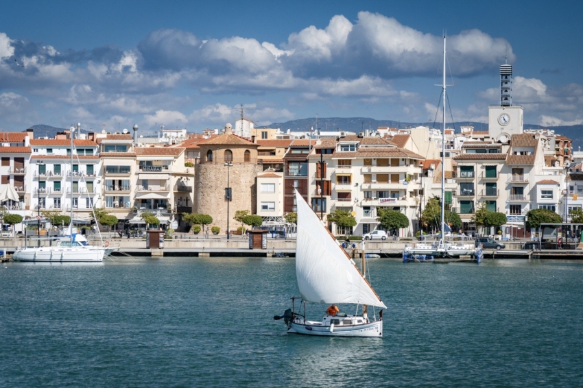 From south to north along the Costa Daurada by electric car