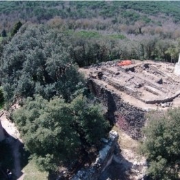 Promenez-vous dans San Mauricio et le Castillo de la Malavella