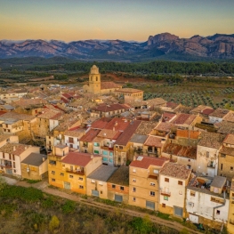 La ruta de las brujas de Arnes