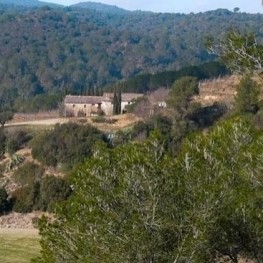 Route through the natural area of Roques Blanques